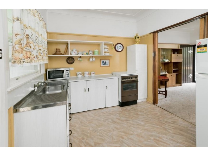 215 Excelsior Parade, Toronto NSW 2283