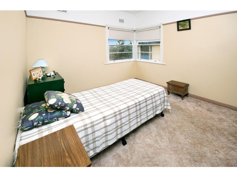 215 Excelsior Parade, Toronto NSW 2283