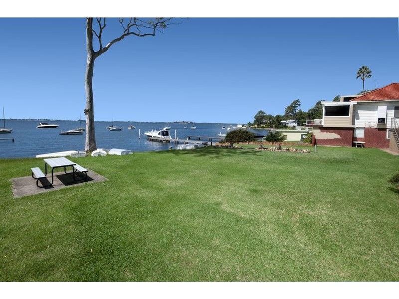 12 Beale Street, Coal Point NSW 2283