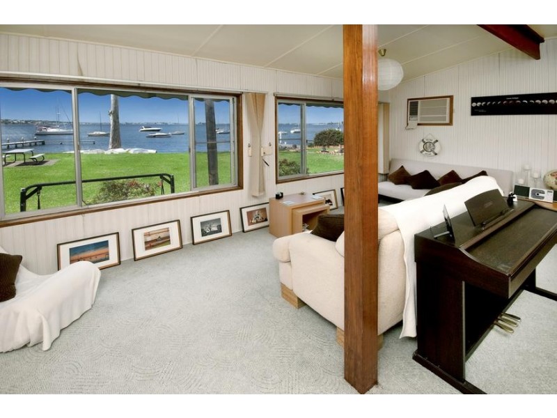 12 Beale Street, Coal Point NSW 2283