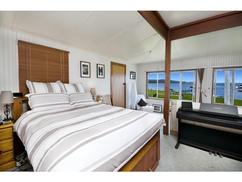 12 Beale Street, Coal Point NSW 2283