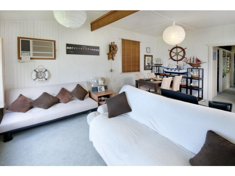 12 Beale Street, Coal Point NSW 2283