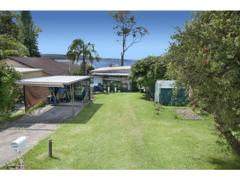 12 Beale Street, Coal Point NSW 2283