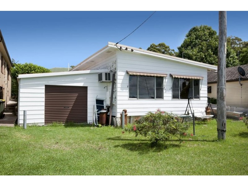 12 Beale Street, Coal Point NSW 2283