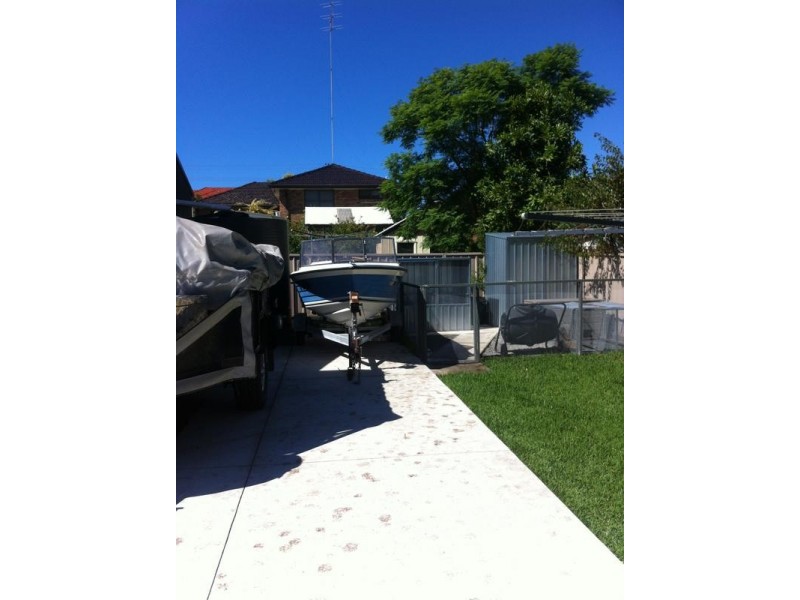 20 Fourth Street, Booragul NSW 2284