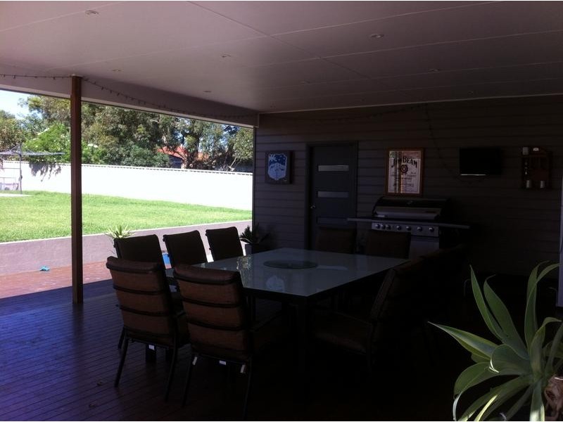 20 Fourth Street, Booragul NSW 2284