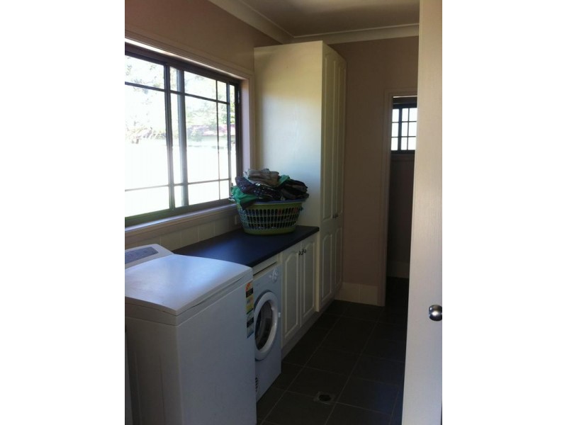 20 Fourth Street, Booragul NSW 2284