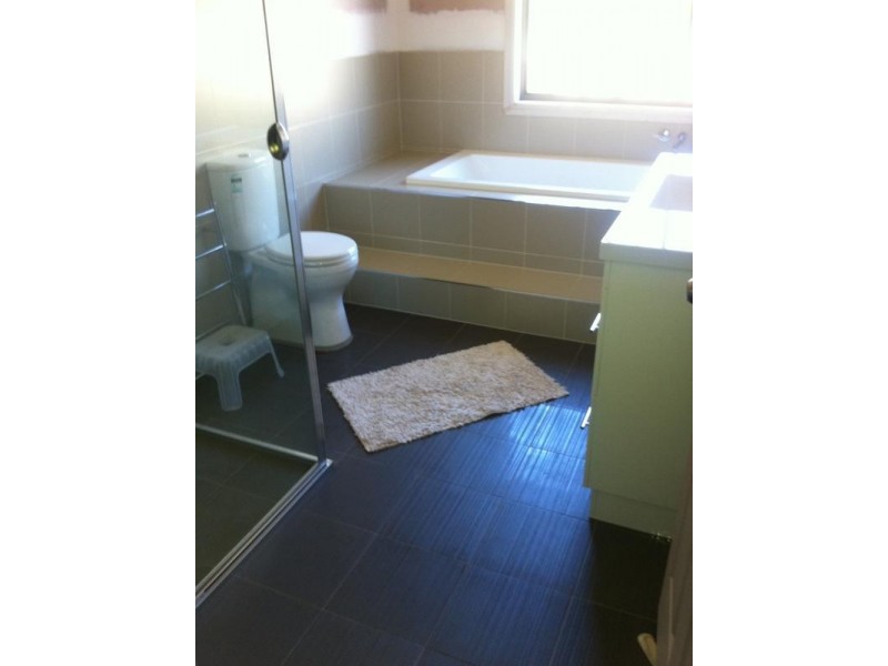 20 Fourth Street, Booragul NSW 2284