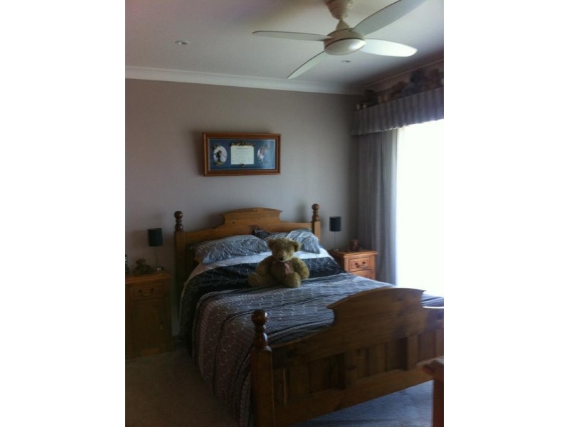 20 Fourth Street, Booragul NSW 2284