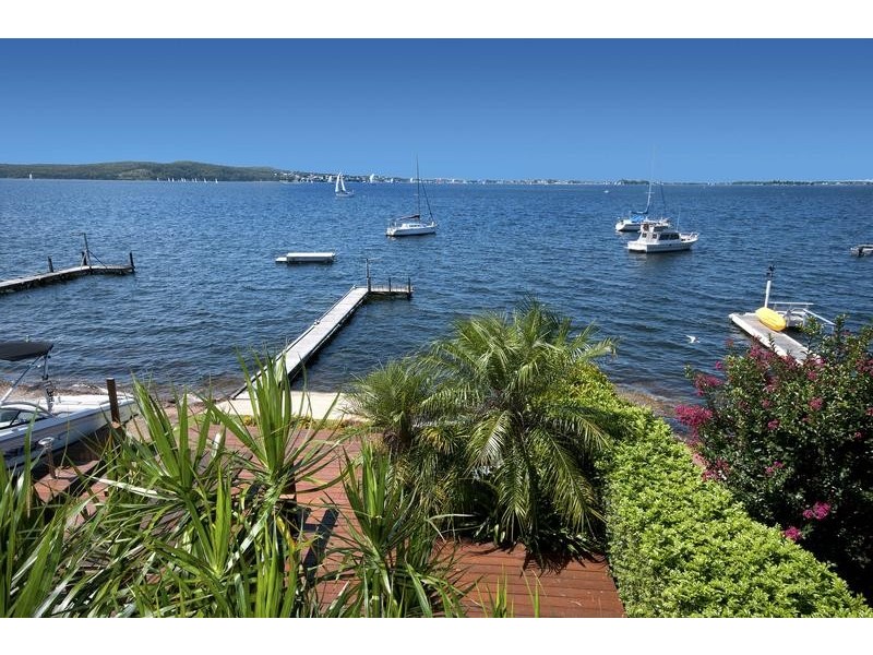 322 Skye Point Road, Coal Point NSW 2283