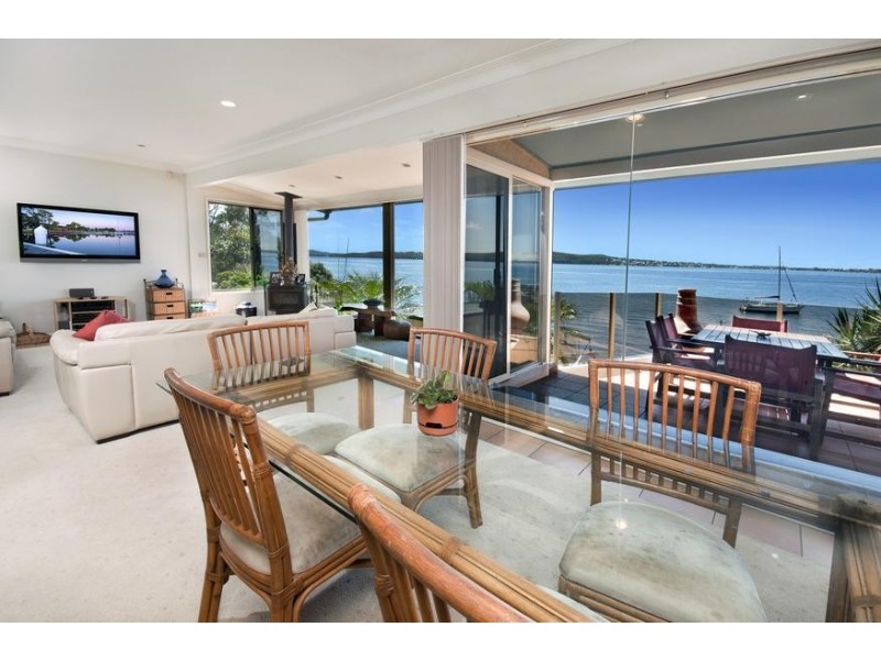 322 Skye Point Road, Coal Point NSW 2283