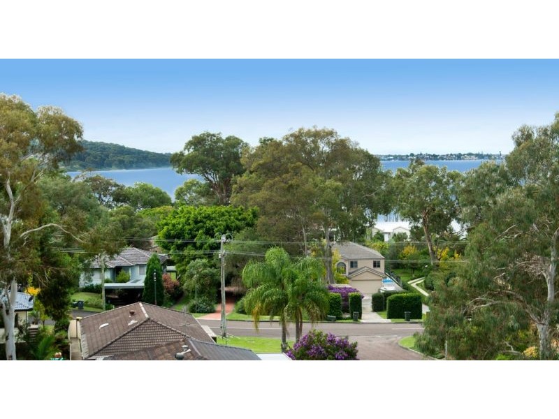 10 Lorron Close, Coal Point NSW 2283