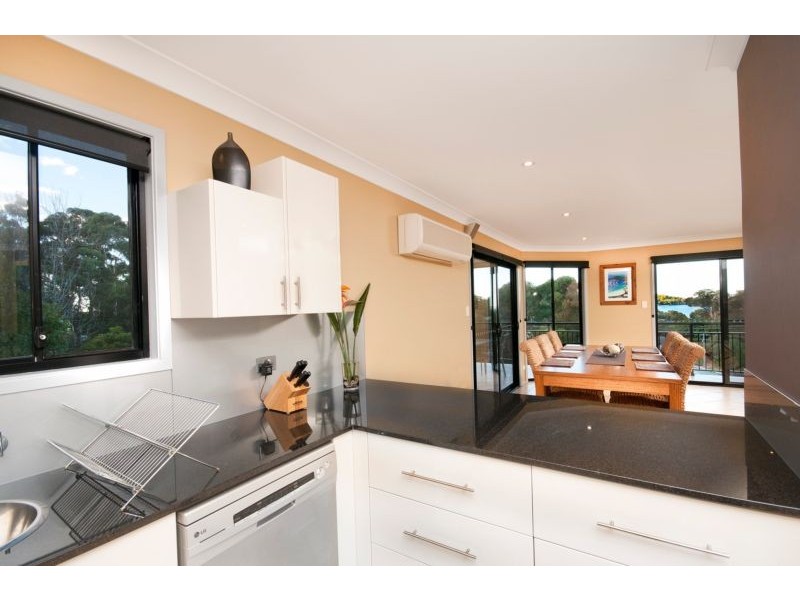 10 Lorron Close, Coal Point NSW 2283