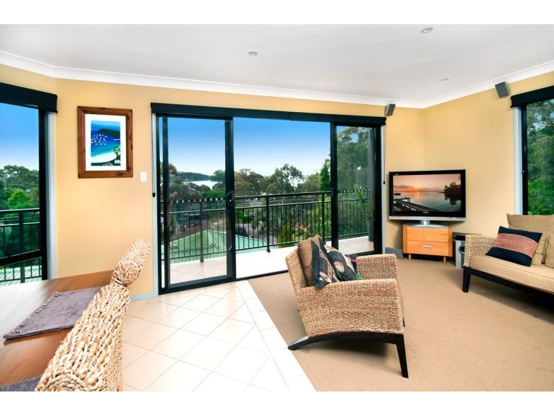 10 Lorron Close, Coal Point NSW 2283