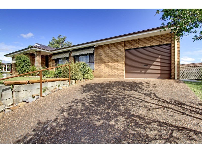 12 Advance Drive, Woodrising NSW 2284