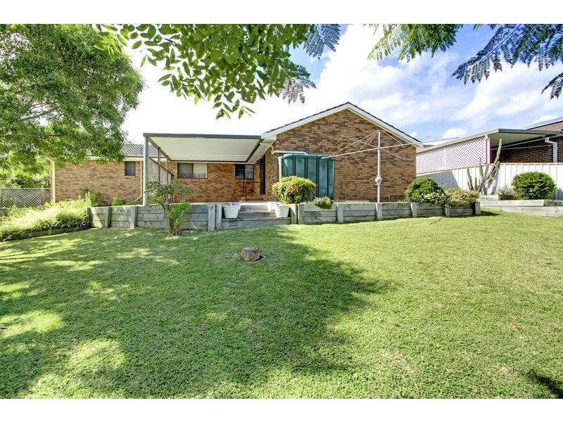 12 Advance Drive, Woodrising NSW 2284