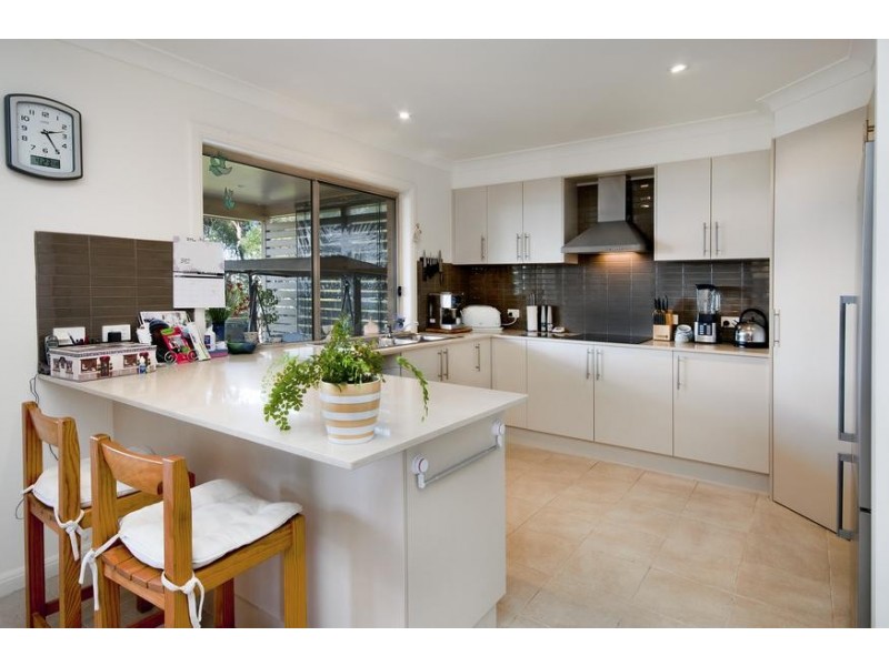 2/15 Sunlight Parade, Fishing Point NSW 2283