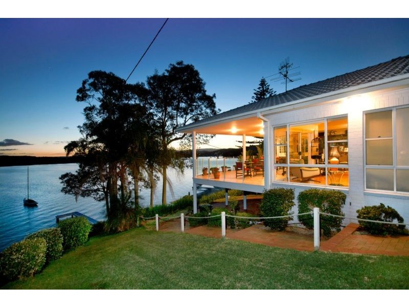 12 Alkira Street, Coal Point NSW 2283