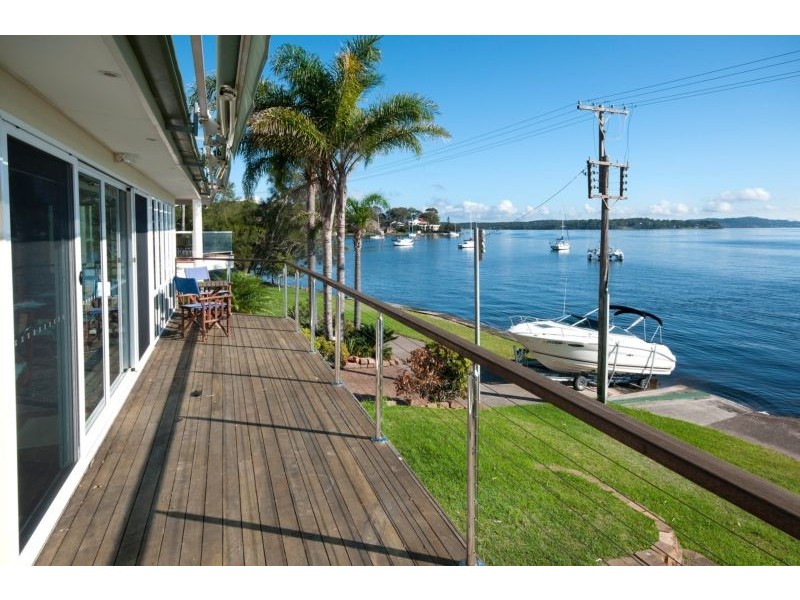 8 Yaringa Lane, Carey Bay NSW 2283