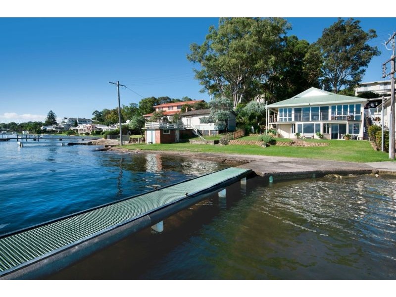 8 Yaringa Lane, Carey Bay NSW 2283
