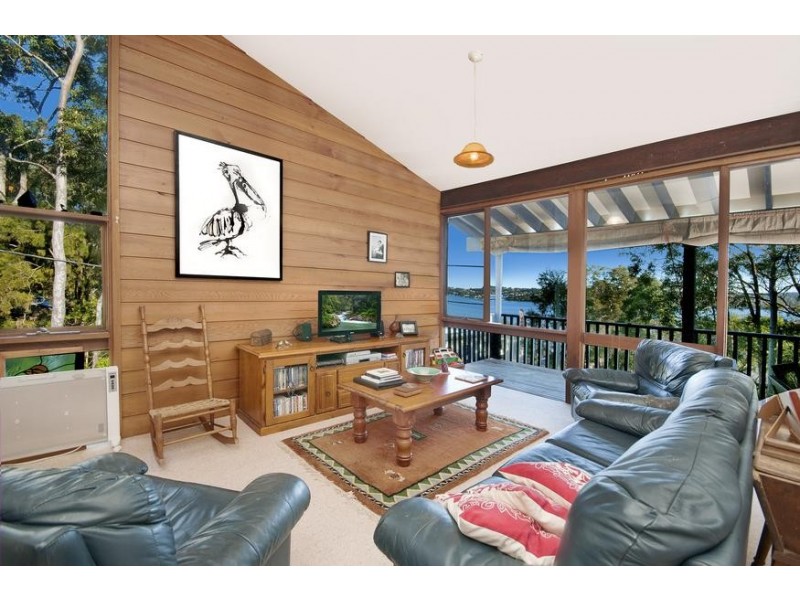 49 Coal Point Road, Coal Point NSW 2283