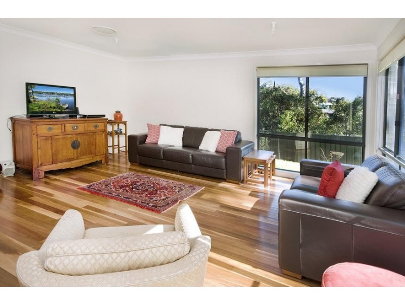 3 Lake Macquarie Close, Fennell Bay NSW 2283