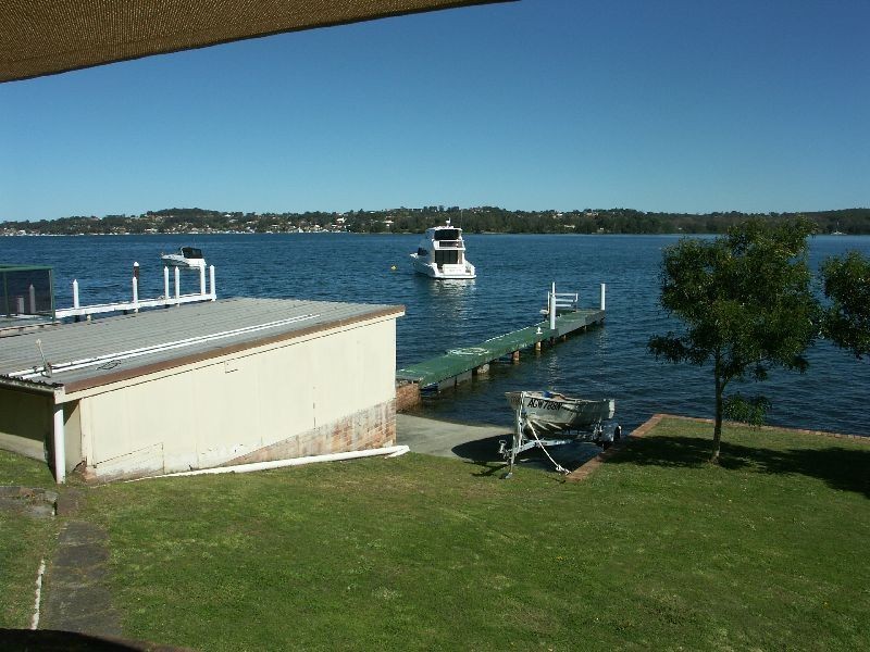 113-115 Coal Point Road, Coal Point NSW 2283