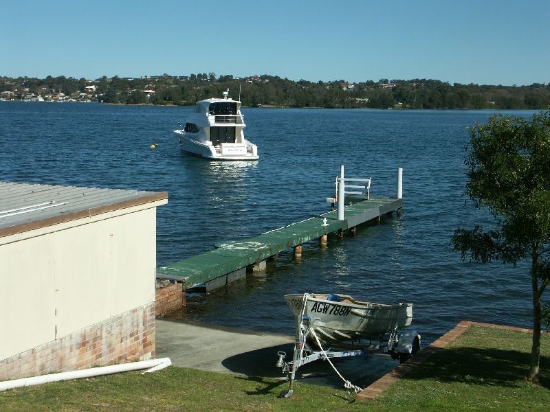 113-115 Coal Point Road, Coal Point NSW 2283