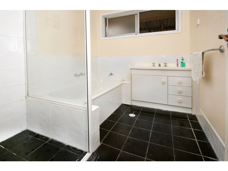 18 Fremantle Drive, Woodrising NSW 2284