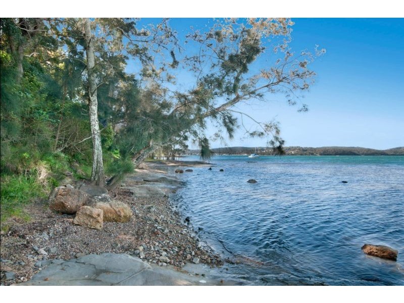 24 Macquarie Street, Bolton Point NSW 2283