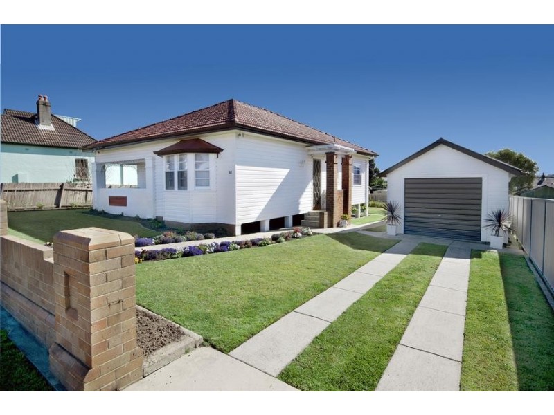 15 First Street, Booragul NSW 2284