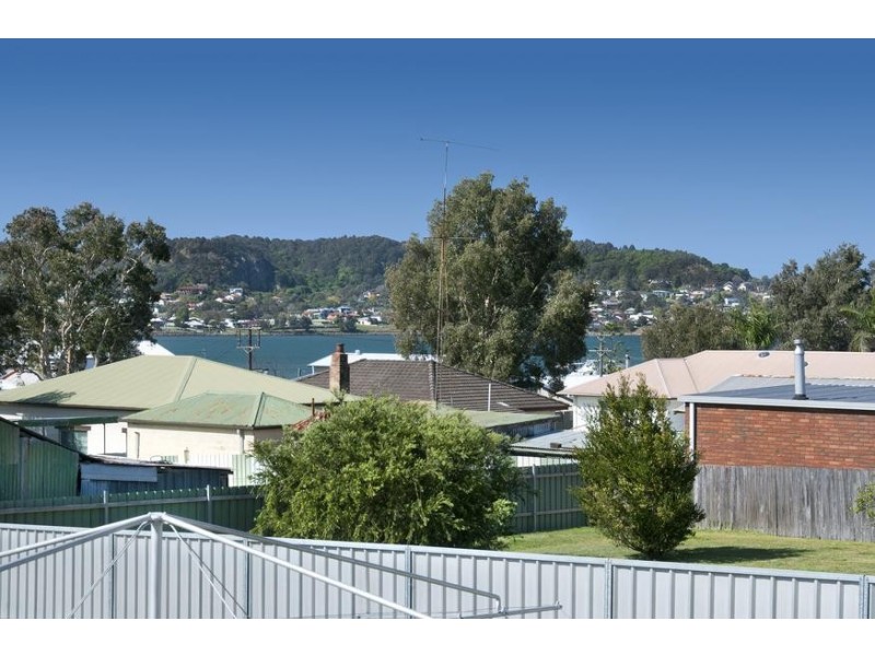 15 First Street, Booragul NSW 2284