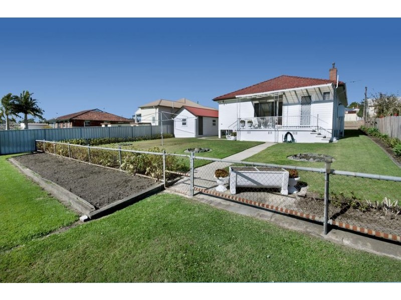 15 First Street, Booragul NSW 2284
