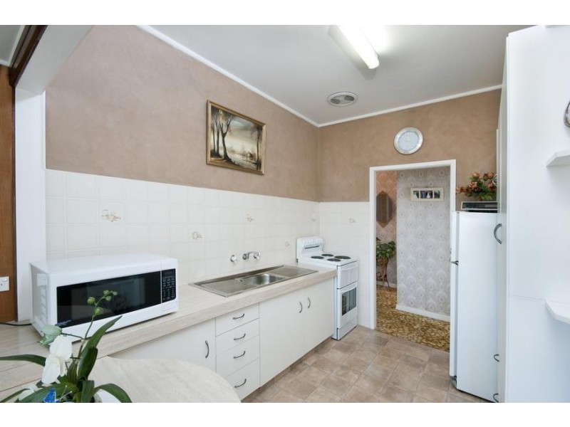 15 First Street, Booragul NSW 2284