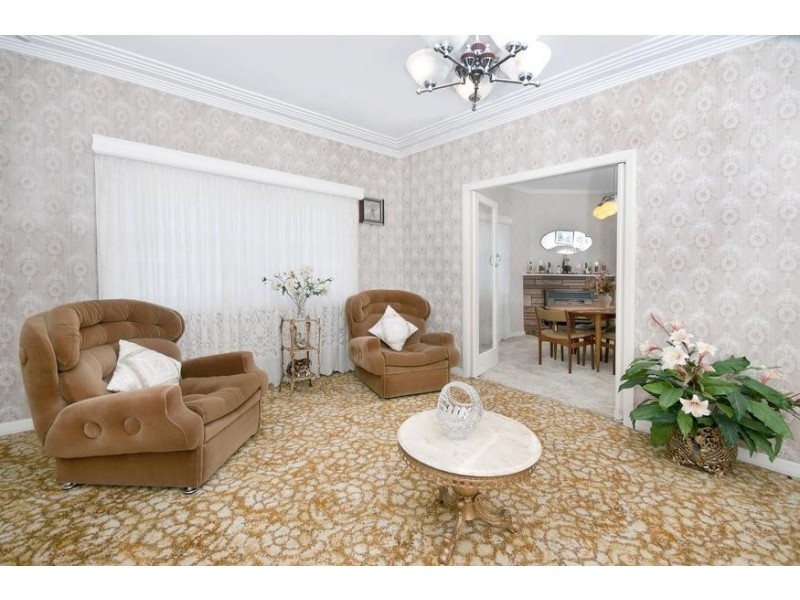 15 First Street, Booragul NSW 2284