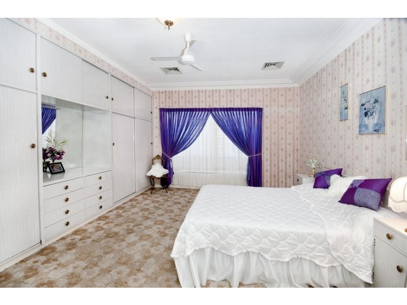 15 First Street, Booragul NSW 2284