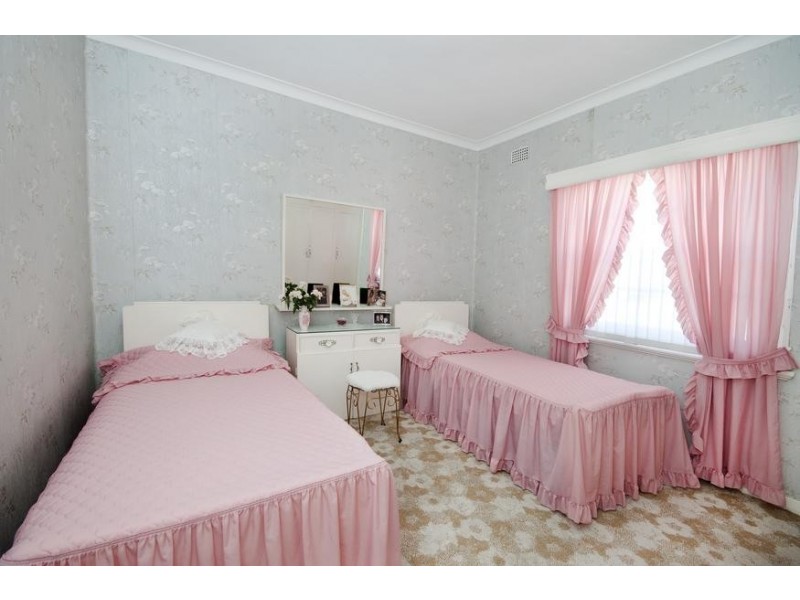 15 First Street, Booragul NSW 2284