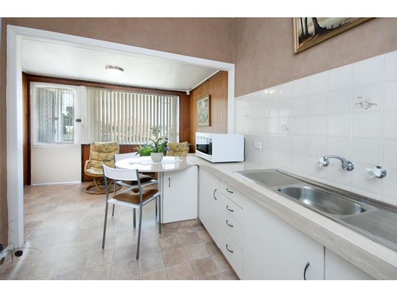 15 First Street, Booragul NSW 2284