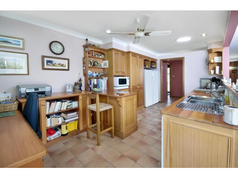1 Exeter Street, Carey Bay NSW 2283