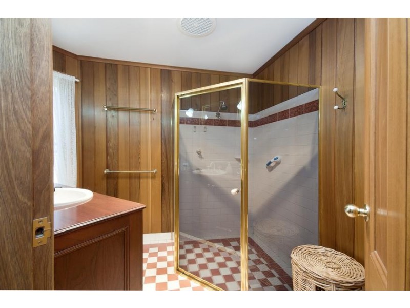 1 Exeter Street, Carey Bay NSW 2283