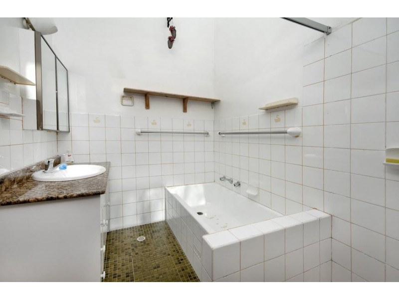 10 Blandford Street, Fennell Bay NSW 2283