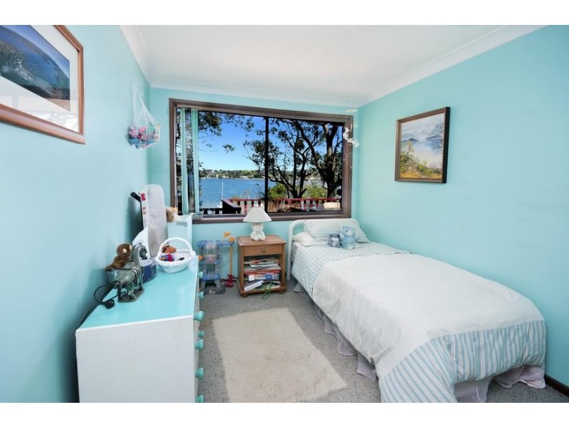 10 Blandford Street, Fennell Bay NSW 2283