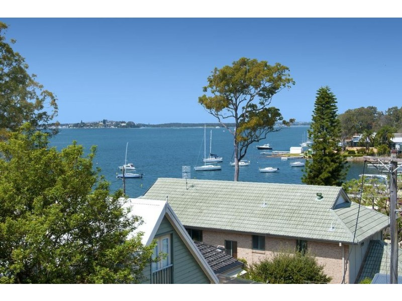 1 Beale Street, Coal Point NSW 2283
