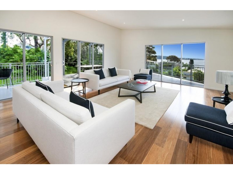 1 Beale Street, Coal Point NSW 2283