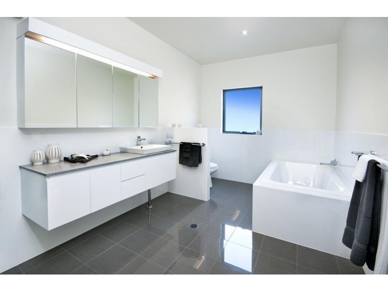 1 Beale Street, Coal Point NSW 2283
