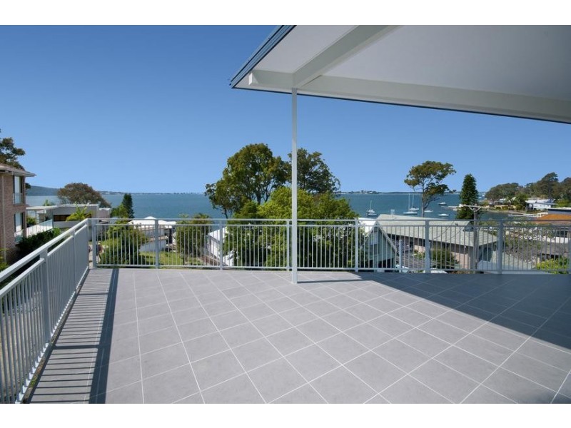 1 Beale Street, Coal Point NSW 2283