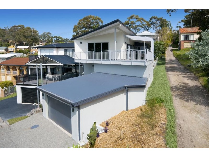 1 Beale Street, Coal Point NSW 2283