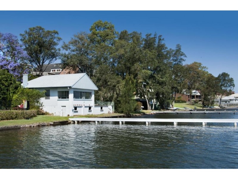 130 Sealand Road, Fishing Point NSW 2283