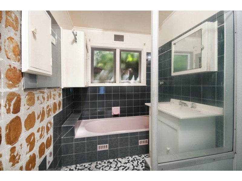 130 Sealand Road, Fishing Point NSW 2283