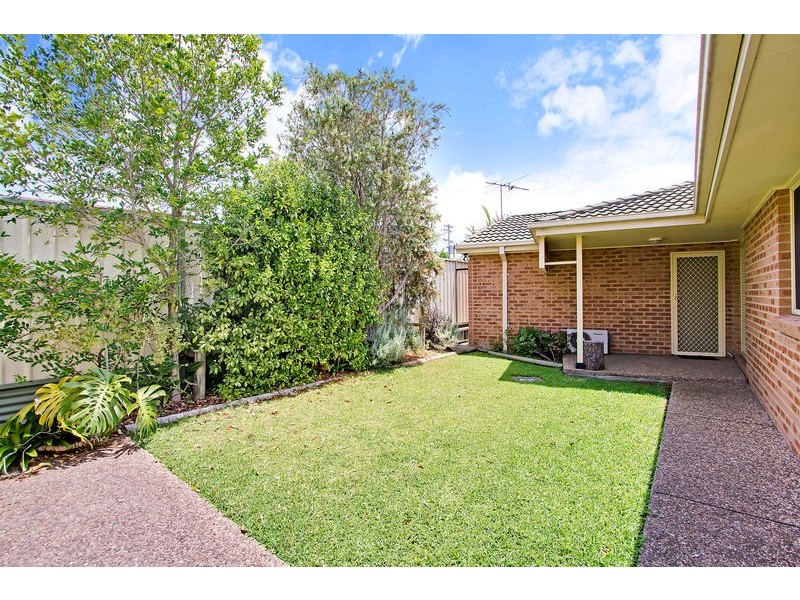 8 Fourth Street, Booragul NSW 2284